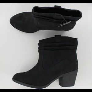 New Women’s Arizona Gianna Black Boots, size 9.5